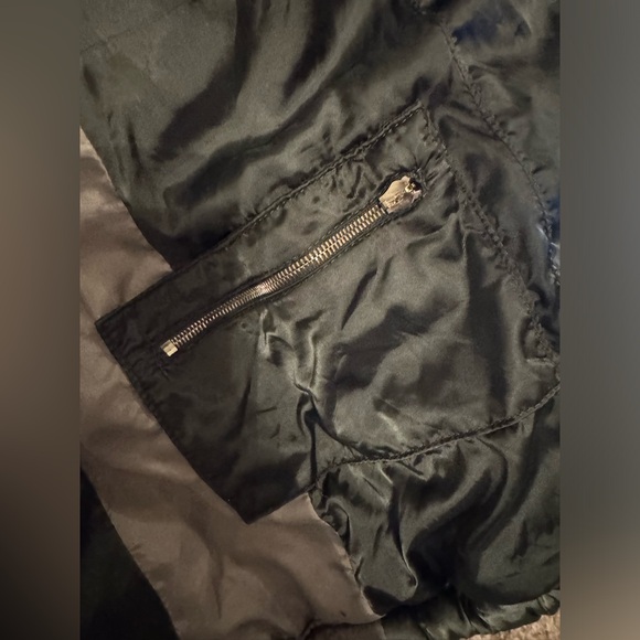 Prada puffy green winter jacket - Picture 6 of 12